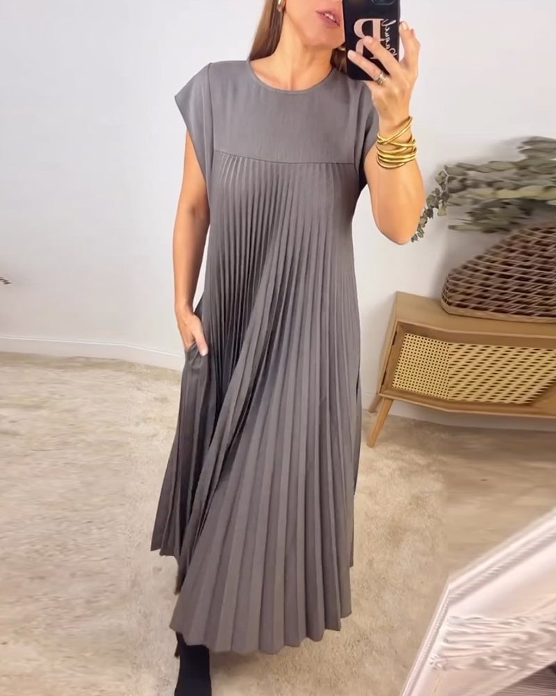 Ciara – Pleated Flatter Dress