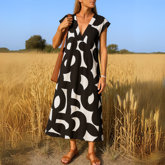 Elise – Minimal V-Neck Everyday Dress