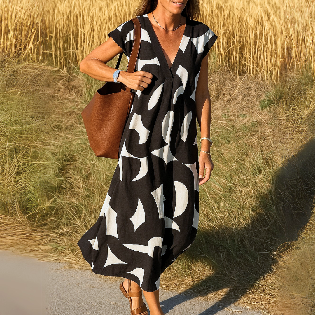 Elise – Minimal V-Neck Everyday Dress
