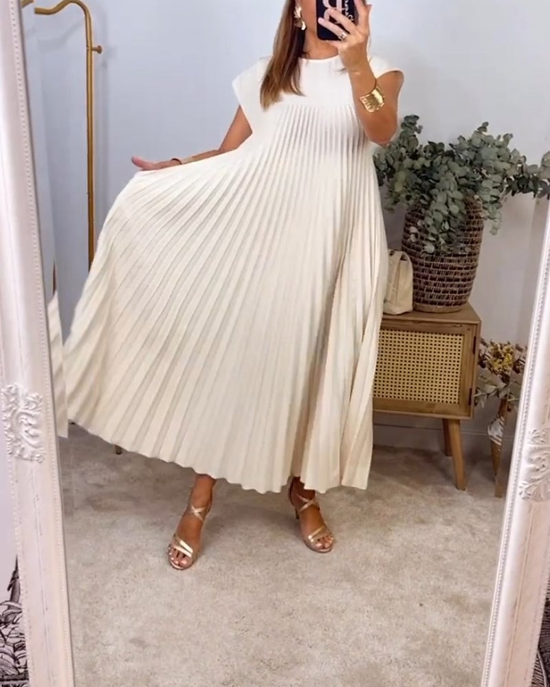 Ciara – Pleated Flatter Dress