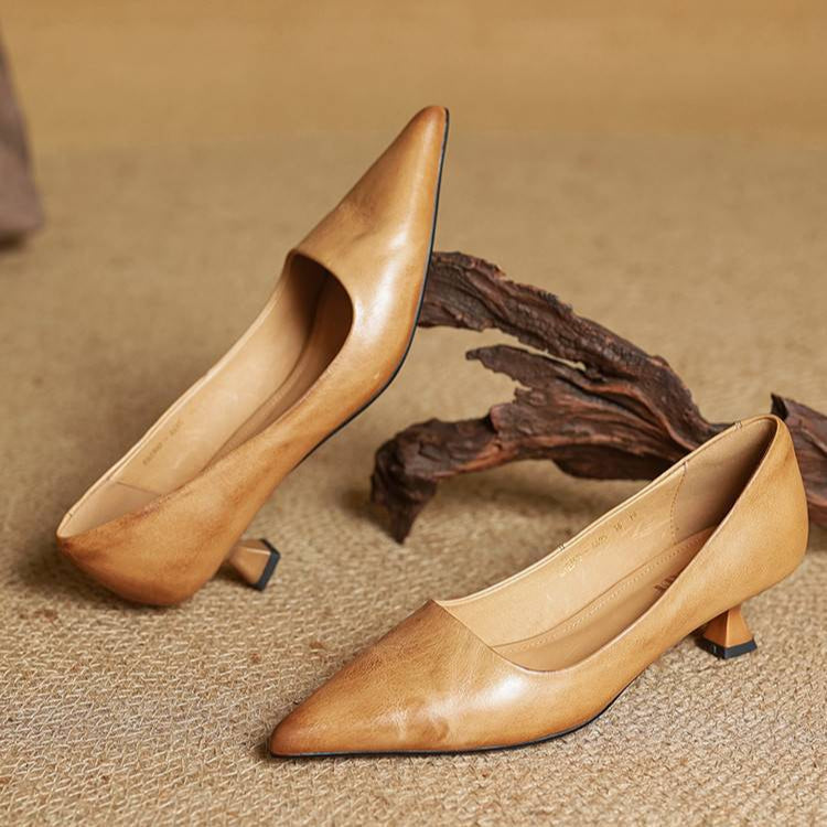 Amelia – Timeless Heel Pumps